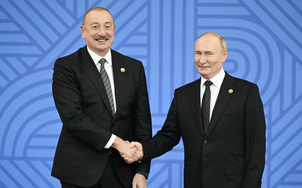 İlham Əliyev Vladimir Putini təbrik edib