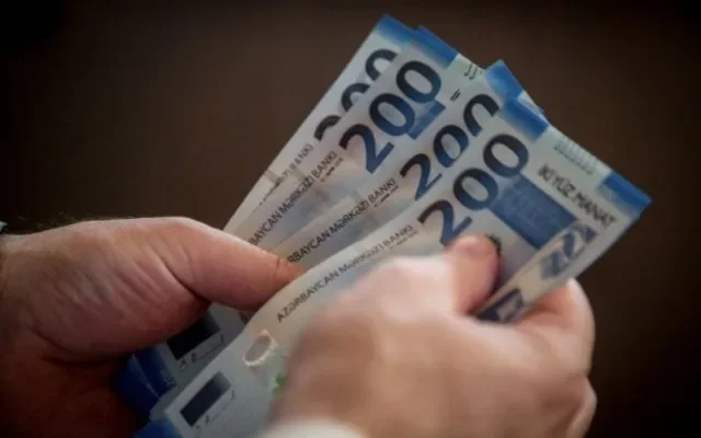 Azərbaycanda bu şəxslərin maaşının artırılması təklif olunur